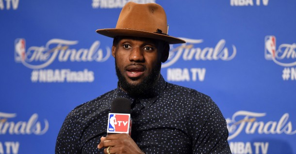 Cavaliers Lebron James To Opt Out Hoops Rumors Cavaliers Lebron James To Opt Out Hoops Rumors