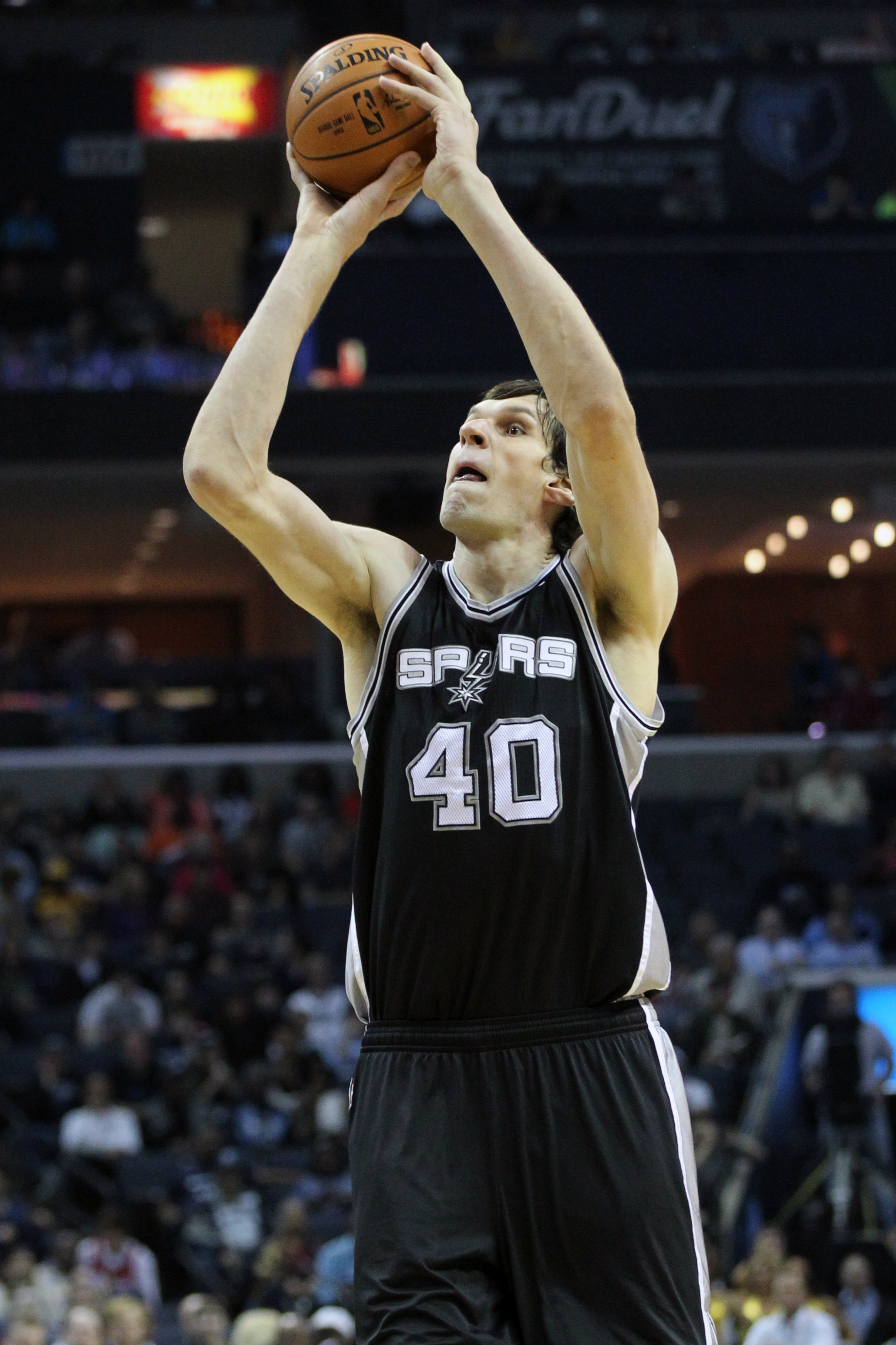 Pistons get Boban Marjanovic as Spurs fail to match