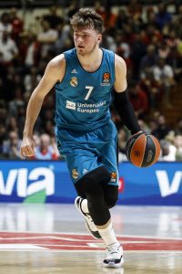 2018 NBA draft -- Dallas Mavericks to acquire Luke Doncic, send