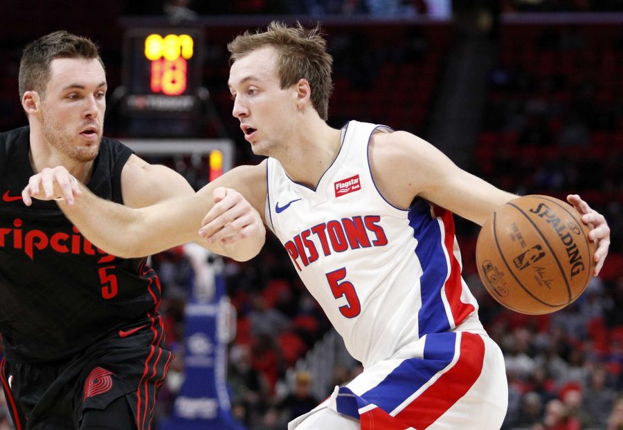 Luke Kennard Injures Shoulder, Expected To Miss 3-4 Weeks | Hoops Rumors