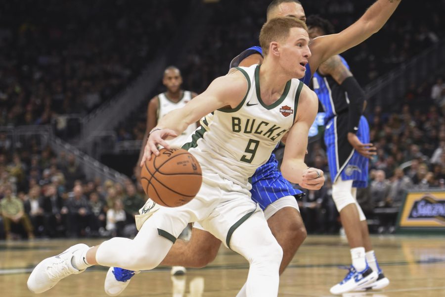 Bucks exercise option on Donte DiVincenzo