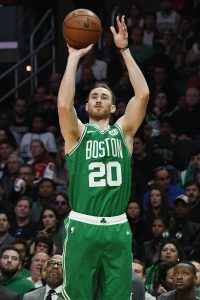 Hornets work out sign-and-trade deal with Celtics for Gordon Hayward