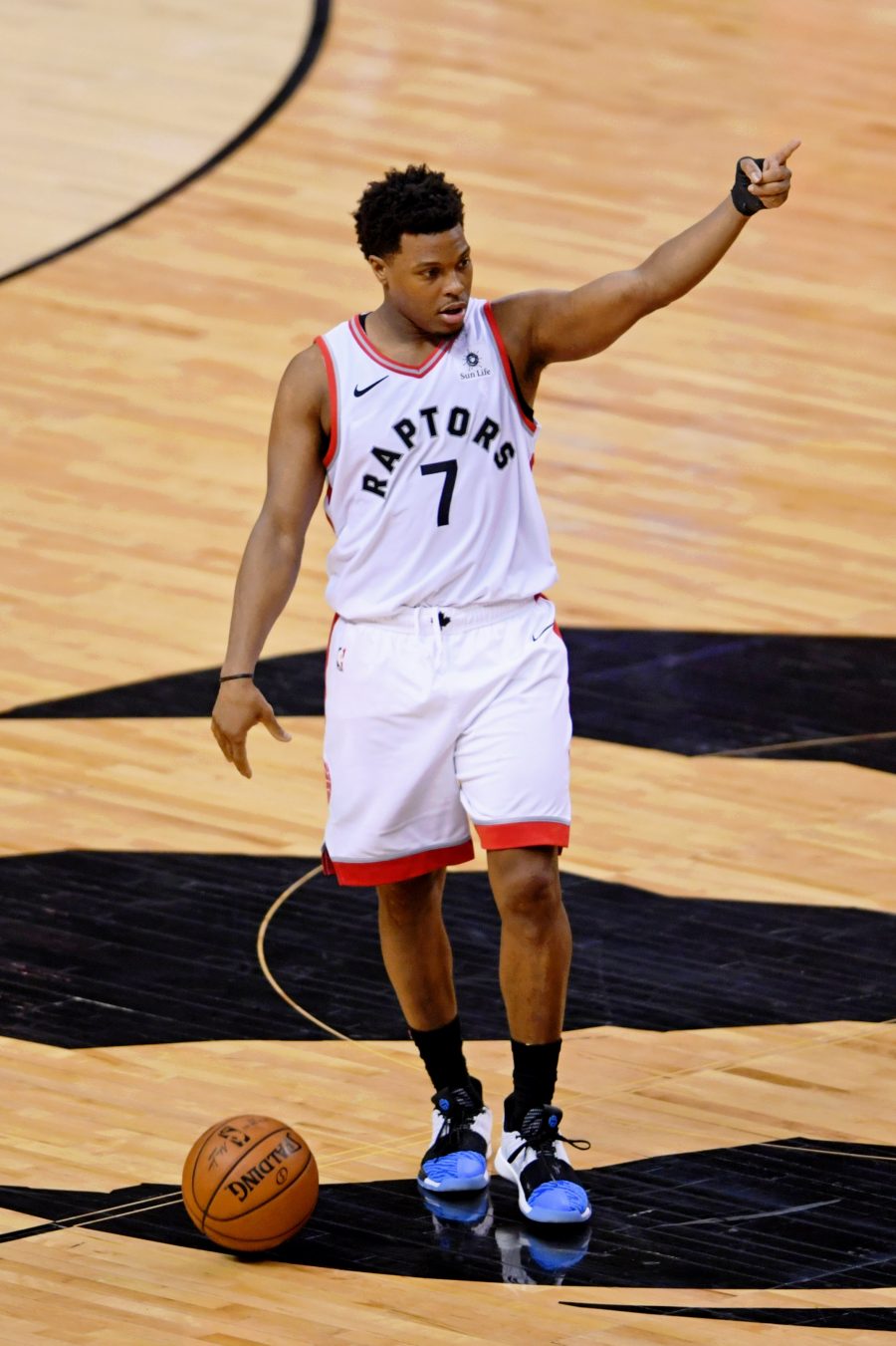 Raptors' Kyle Lowry Signs One-Year Extension | Hoops Rumors