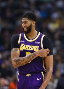 Sources: Anthony Davis declines Lakers' max extension offer