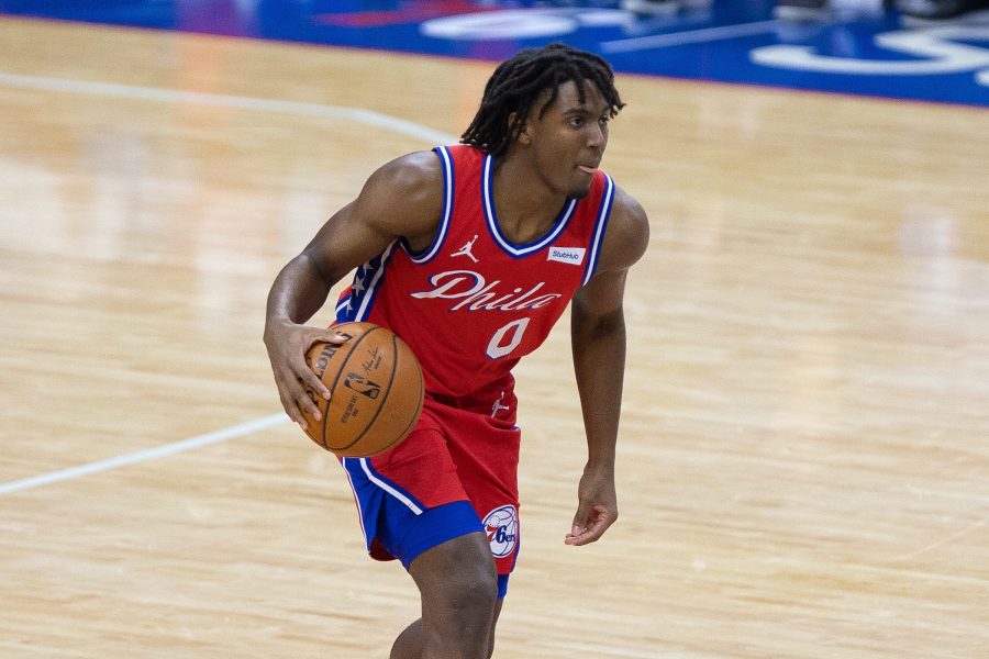 theScore on X: Tyrese Maxey carried the weight for Philly in