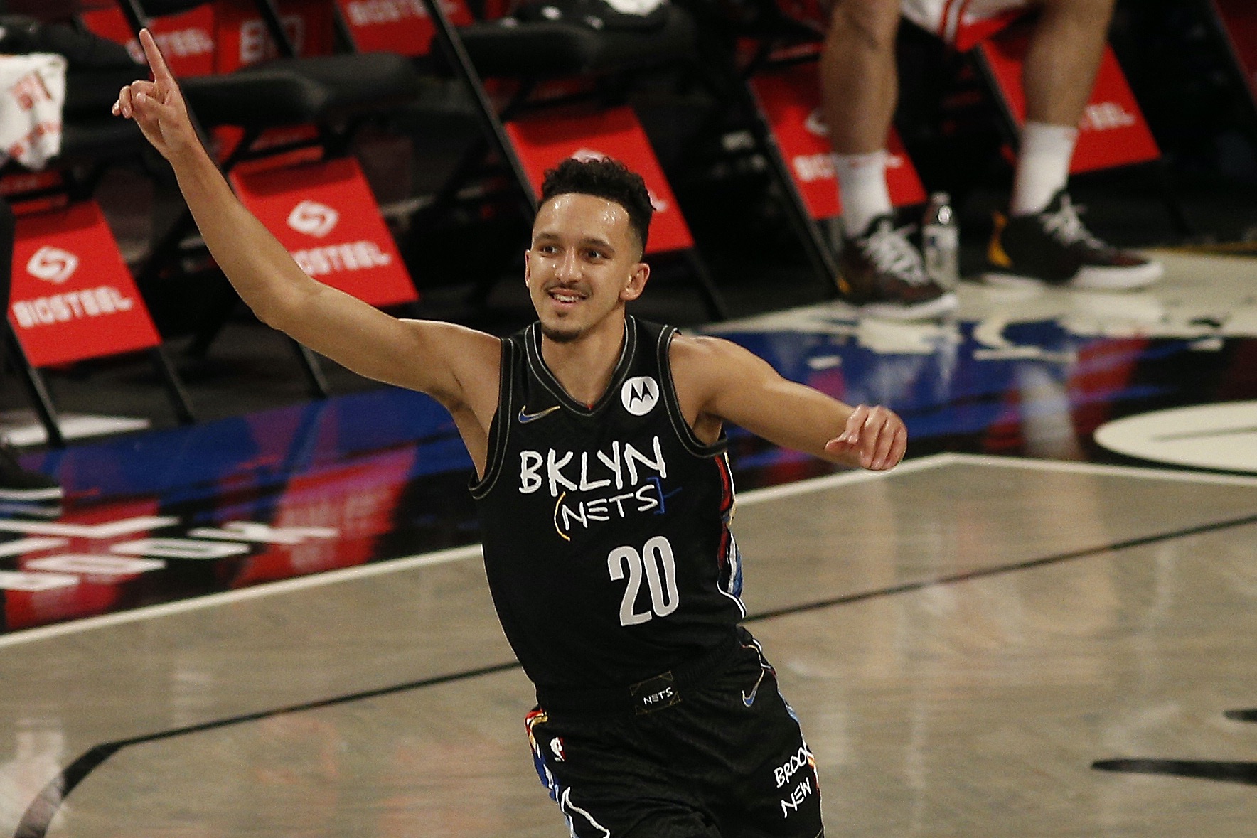 Nets Trade Landry Shamet To Suns For Jevon Carter, Day'Ron Sharpe