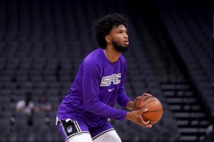 Raptors: Should Toronto trade for Kings big man Marvin Bagley III?