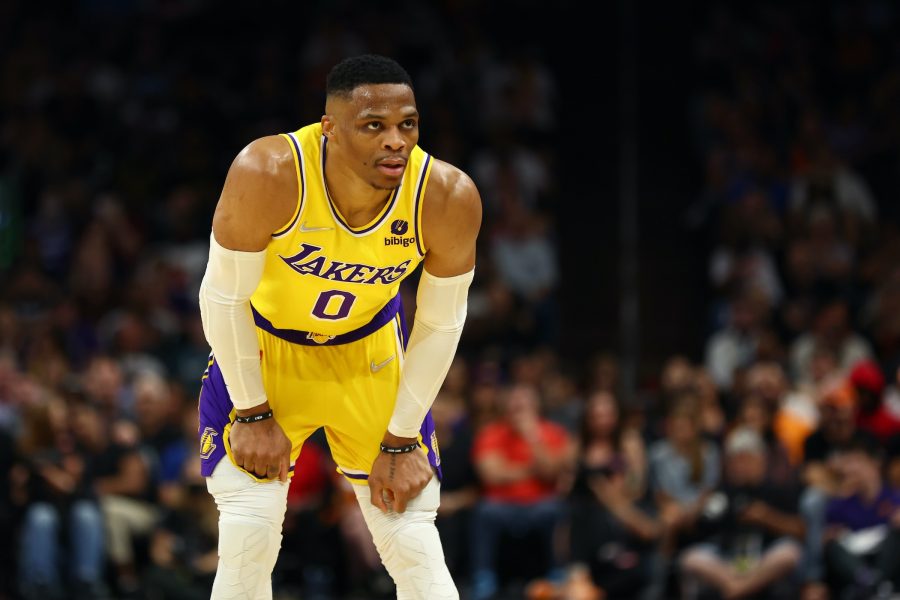 Os Lakers conversaram com os Knicks e o Jazz sobre uma possível troca entre três times