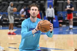 Gordon Hayward is injured again. This time it's a fractured hand