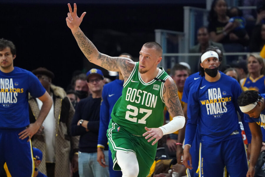 Boston Celtics Center Daniel Theis has surgery on left knee