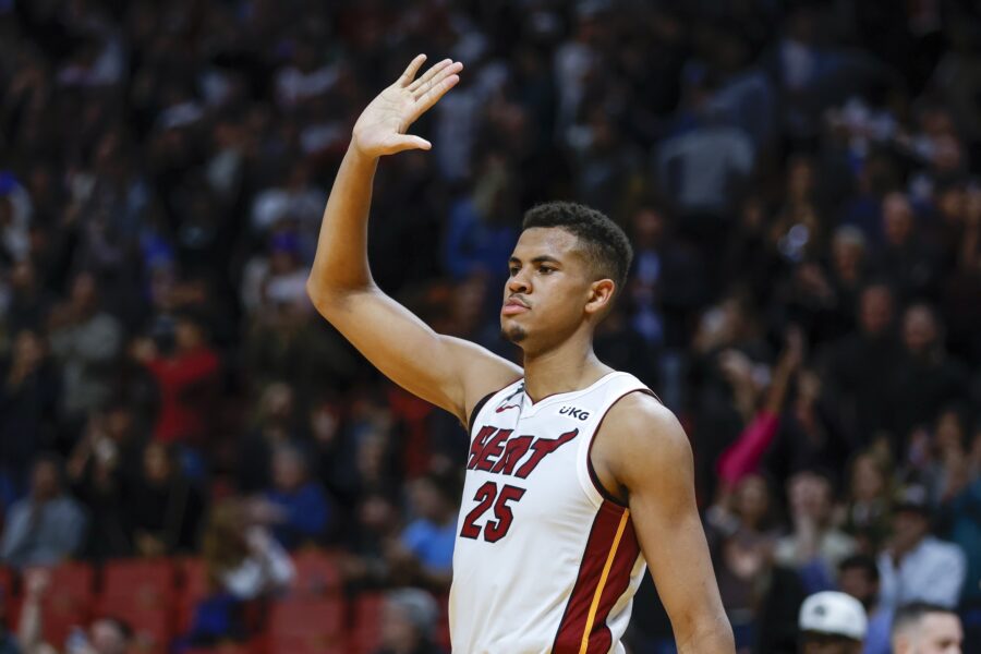 Orlando Robinson Signs Standard Deal With Heat Hoops Rumors