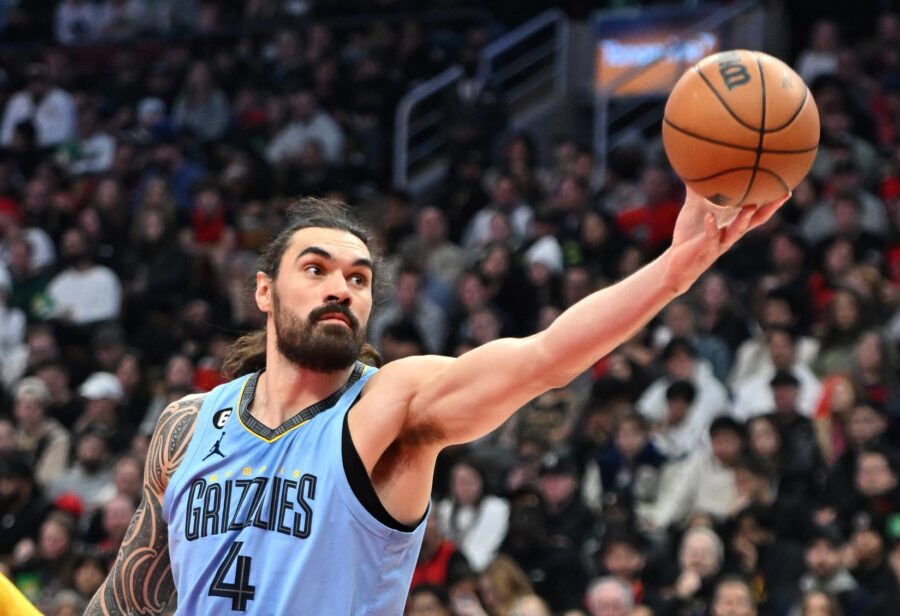 Grizzlies' Adams out 3-5 weeks with PCL sprain
