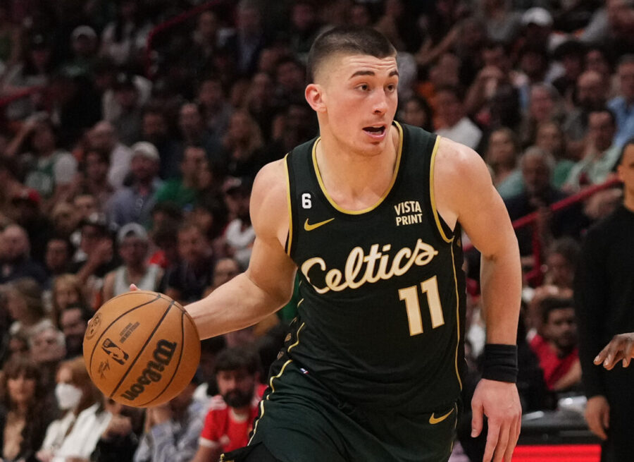 Payton Pritchard helped to Celtics locker room, out with sprained
