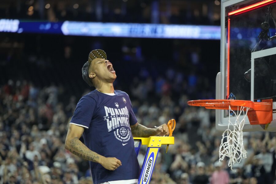 Pelicans add top shooter Jordan Hawkins with No. 14 pick