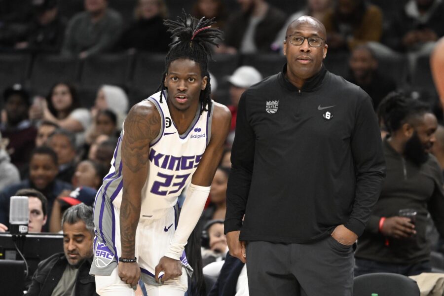 Kings ReSign Keon Ellis To TwoWay Contract Hoops Rumors