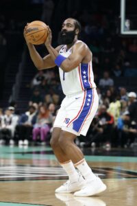 Los Angeles Clippers: NBA: James Harden rejoins 76ers for training