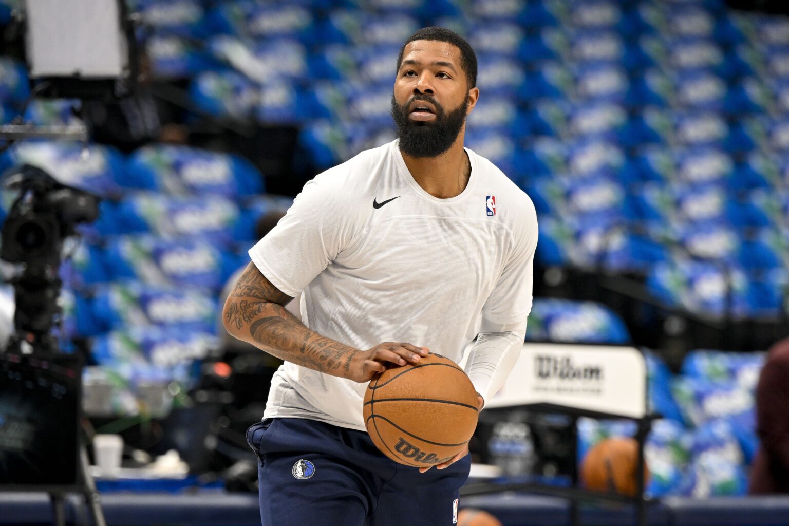 Mavericks ReSign Markieff Morris Hoops Rumors