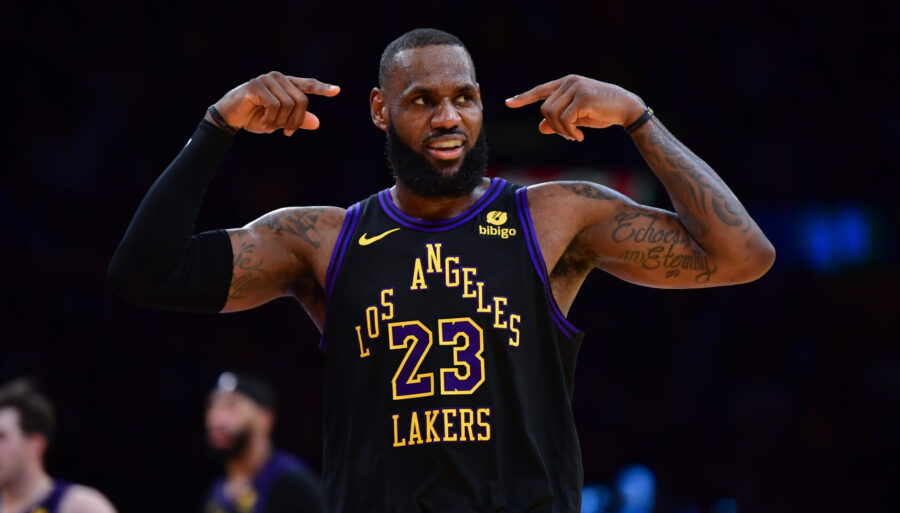 LeBron James Breaks AllStar Records as He and Giannis Antetokounmpo