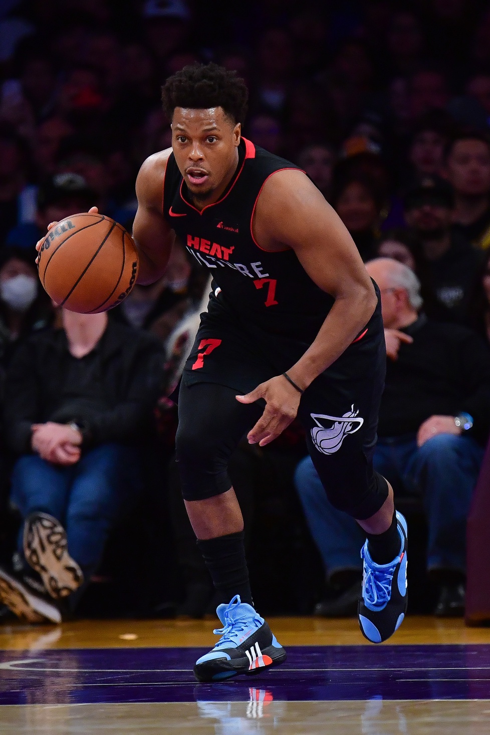 Kyle Lowry Officially Signs With Sixers Hoops Rumors