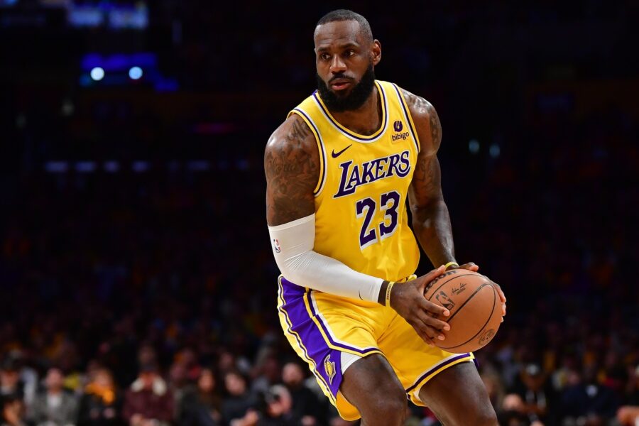 LeBron James Reportedly Expected To Decline Player Option