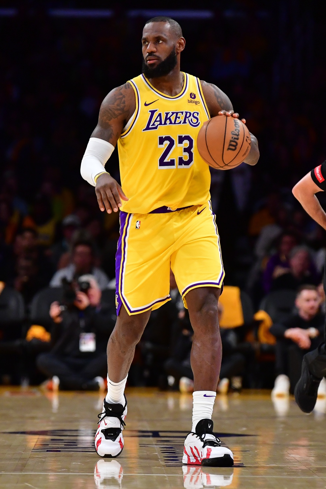 Lakers' Lebron James Opting Out To Become Free Agent 