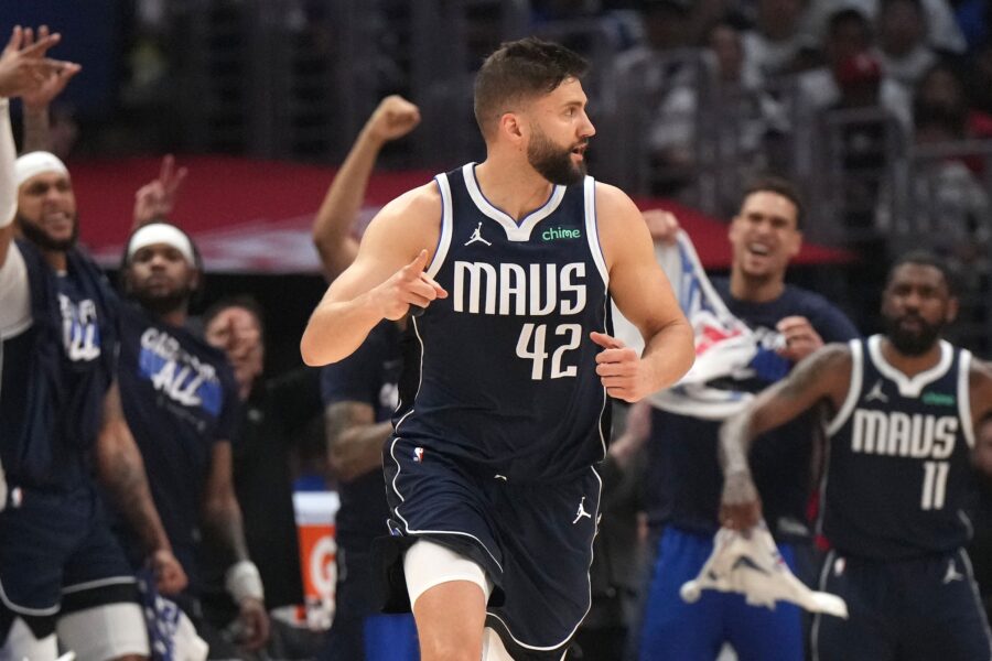 Mavs' Maxi Kleber On Track To Return Tuesday | Hoops Rumors