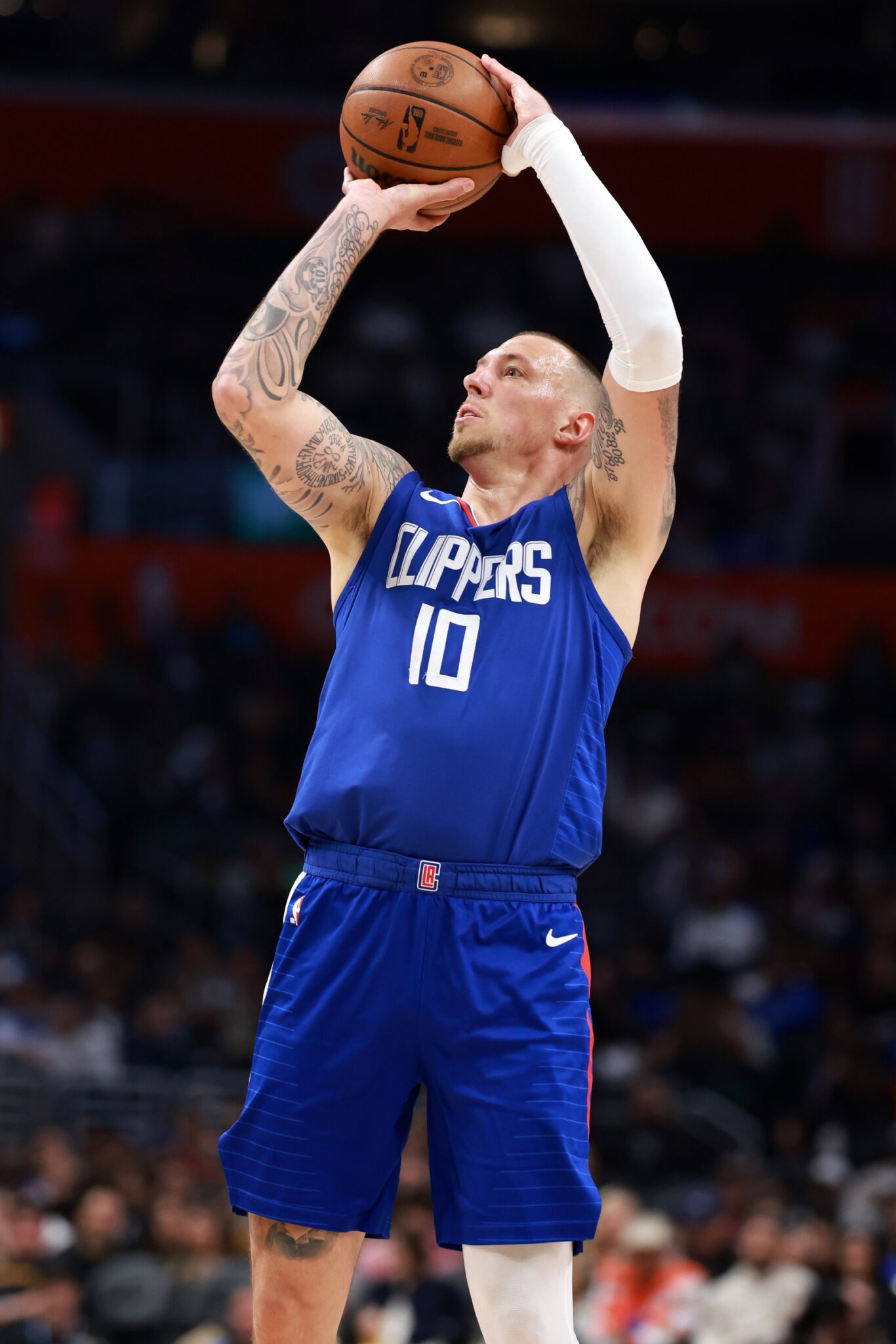 Daniel Theis Signs With Pelicans | Hoops Rumors