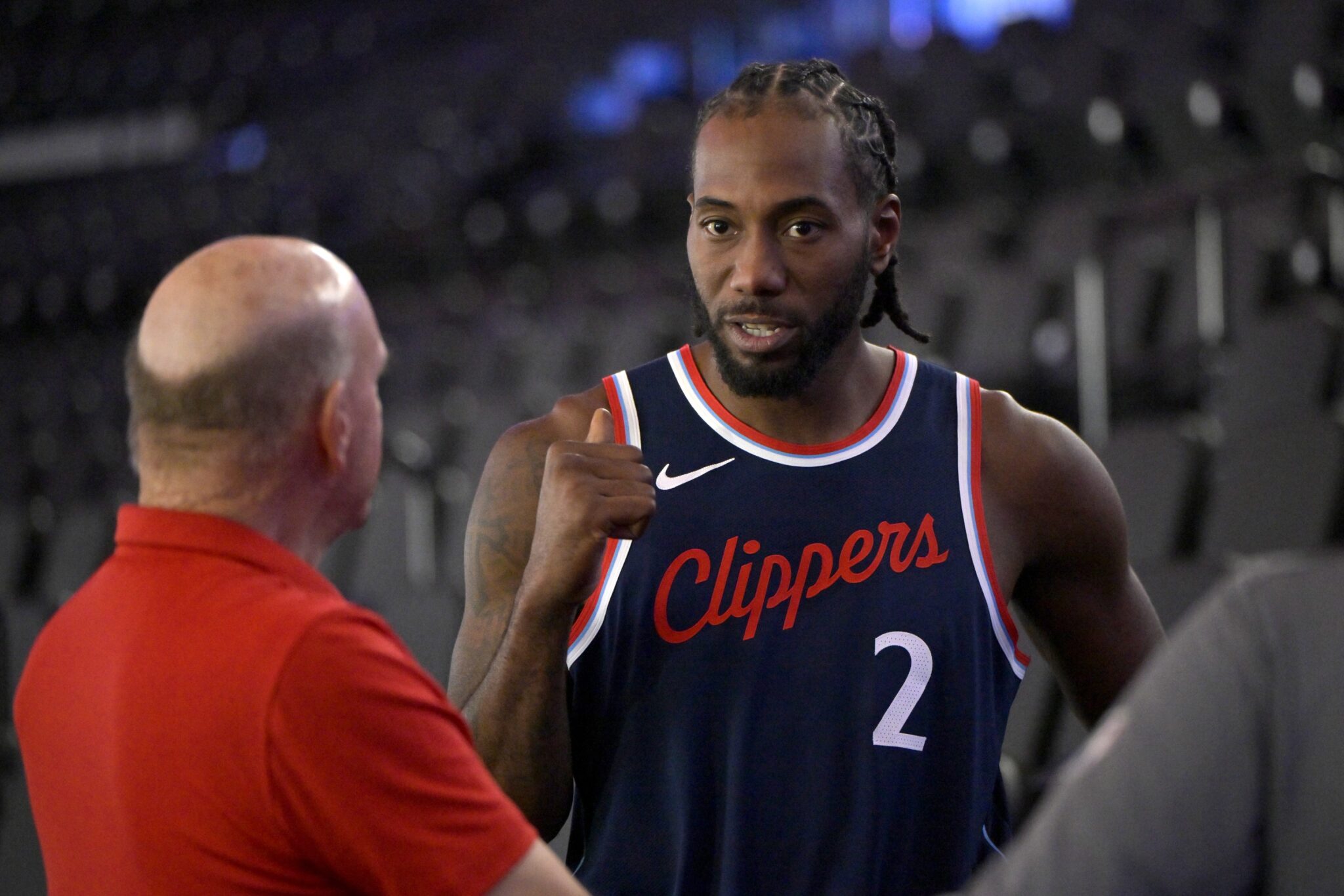 Clippers' Kawhi Leonard Out Indefinitely With Knee Issue | Hoops Rumors