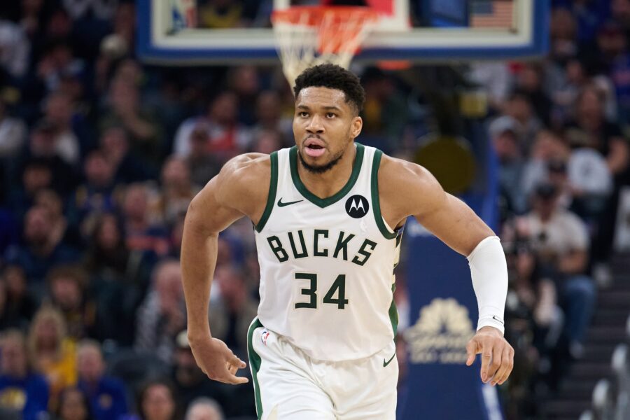 Rival Teams Skeptical Bucks Will Trade Giannis This Week