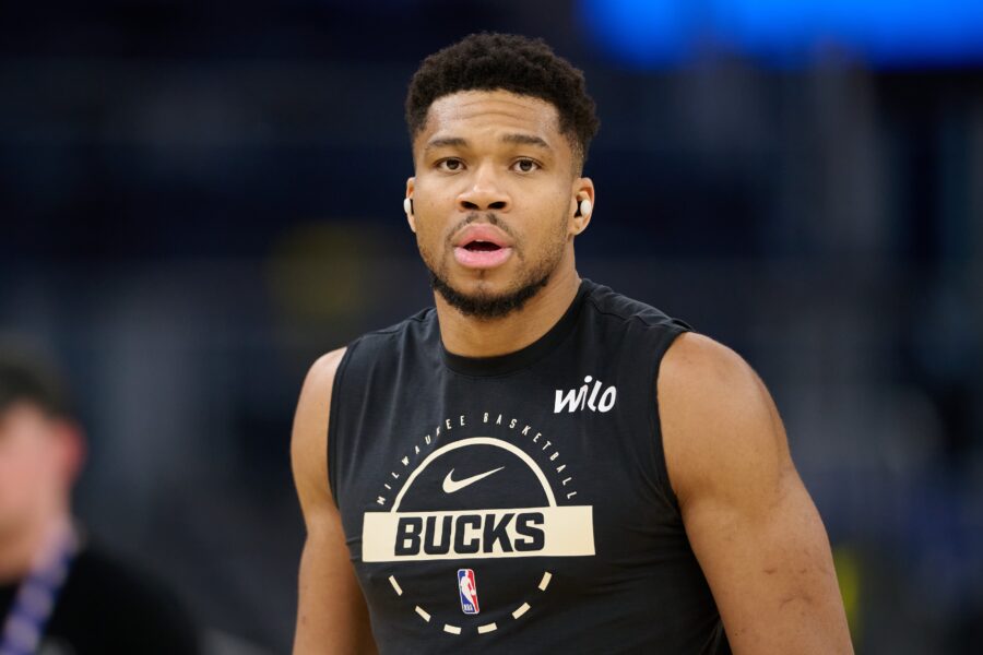 Bucks Notes: Giannis, Celtics, Cavs, Jenkins, More