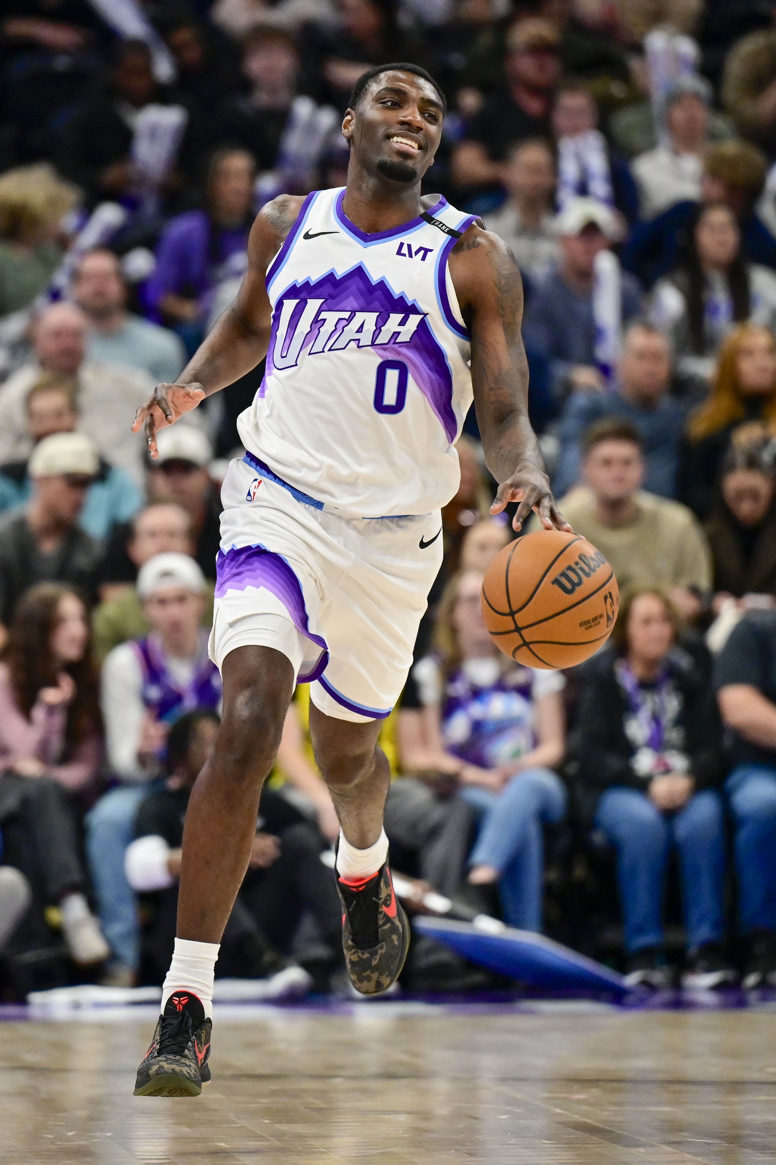 Jazz's Vince Williams Jr. May Have ACL Injury In Left Knee | Hoops Rumors