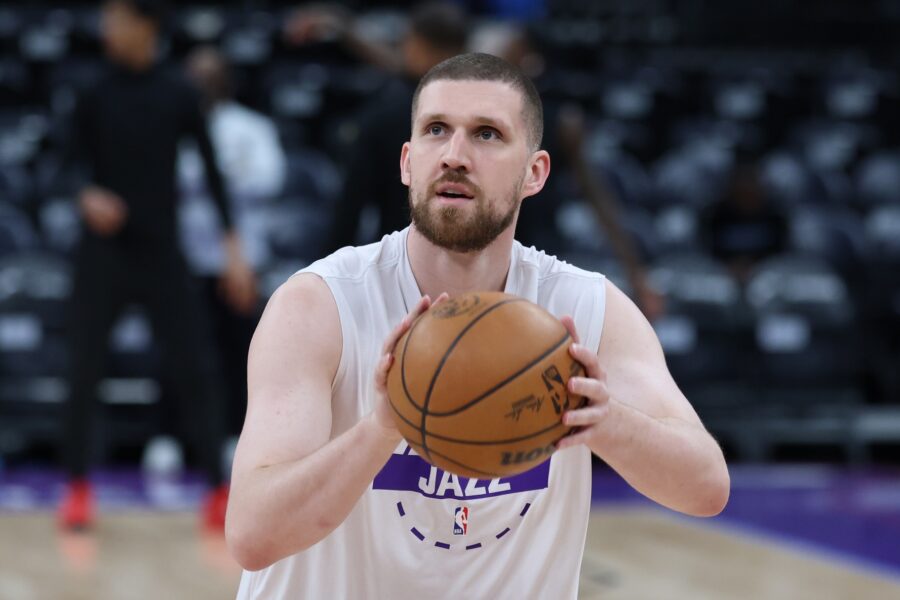 Svi-Mykhailiuk-900x600.jpg